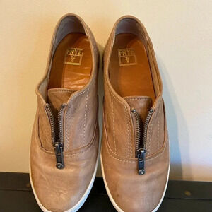 Frye Dylan Zip Moto Fawn Distressed Leather Slip On Sneaker Women’s Size 6M